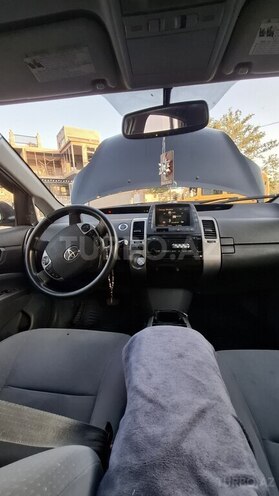 Toyota Prius-12