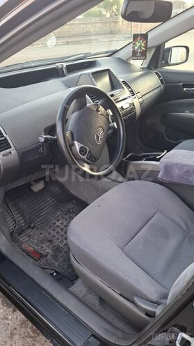 Toyota Prius-16