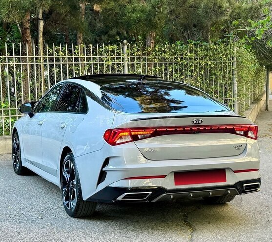 Kia K5-4