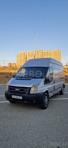 Ford Transit-2