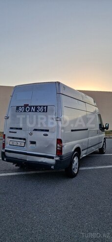 Ford Transit-4