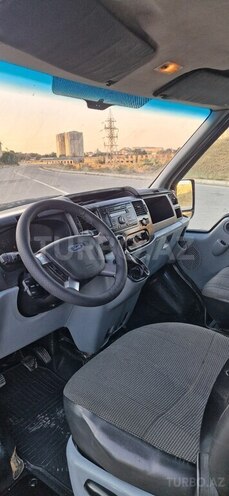 Ford Transit-6
