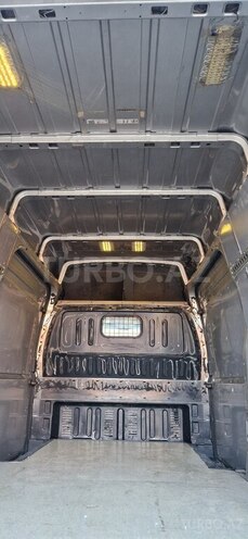 Ford Transit-9