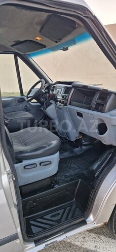 Ford Transit-7
