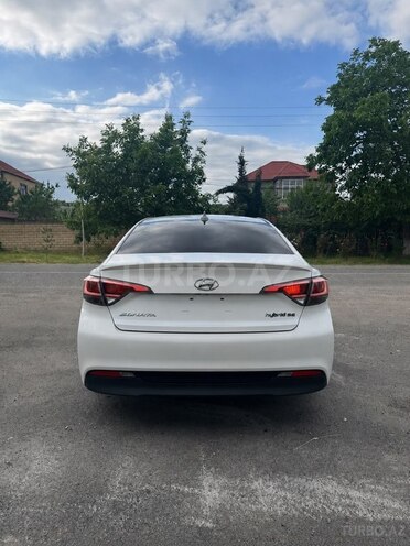 Hyundai Sonata-2