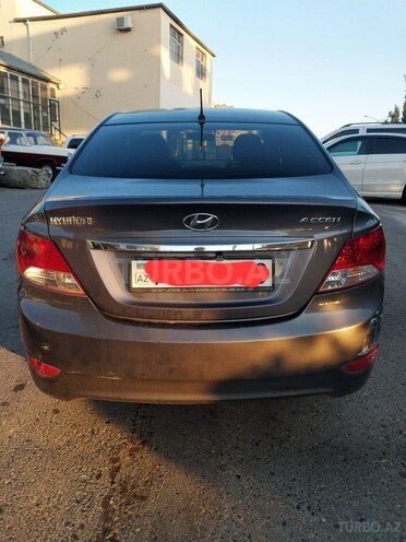 Hyundai Accent-2