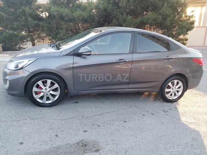 Hyundai Accent-3