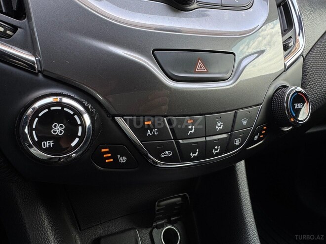 Chevrolet Cruze-14