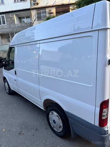 Ford Transit-7