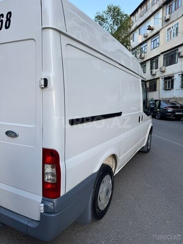 Ford Transit-6