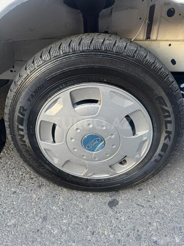 Ford Transit-11