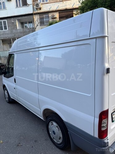 Ford Transit-5