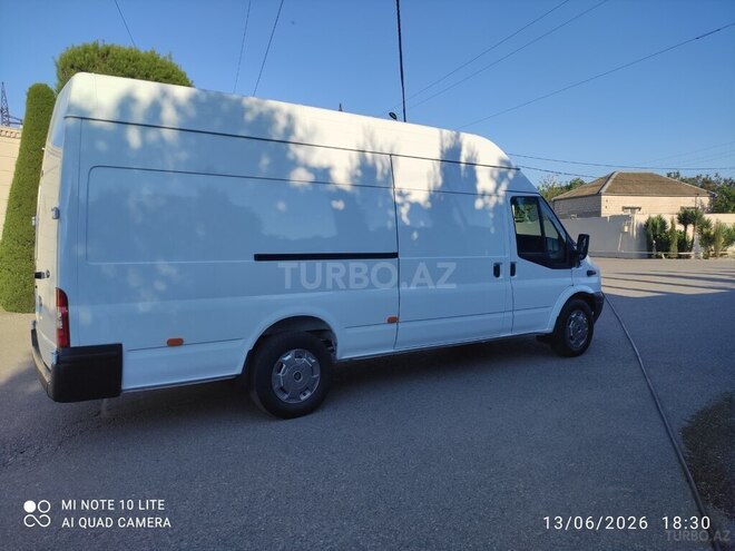 Ford Transit-3