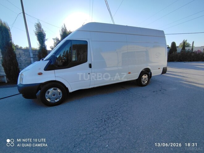 Ford Transit-4