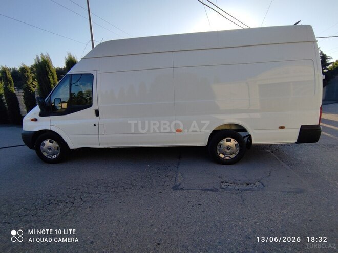 Ford Transit-7
