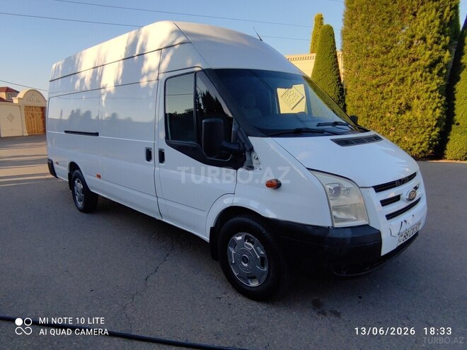 Ford Transit-12