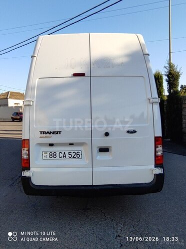 Ford Transit-9