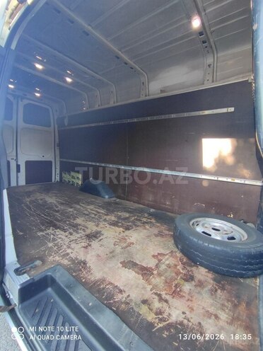 Ford Transit-17