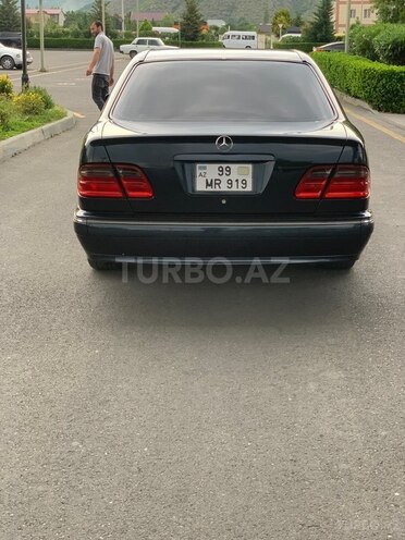 Mercedes E 320-6