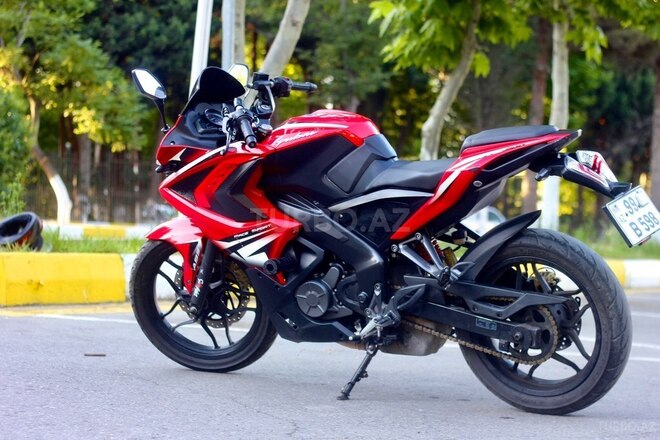 Bajaj Pulsar RS 200-2