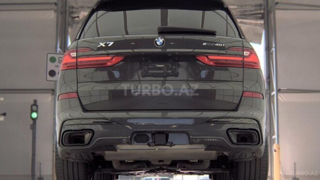 BMW X7-6