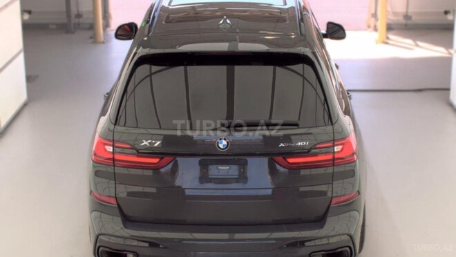 BMW X7-4