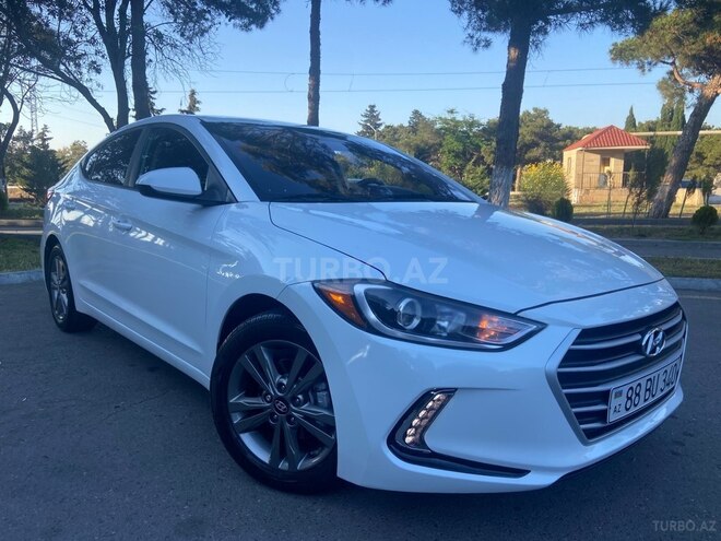 Hyundai Elantra-13