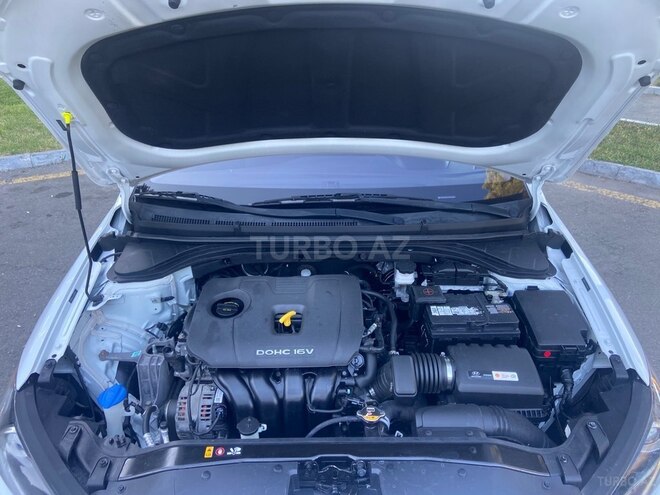 Hyundai Elantra-14