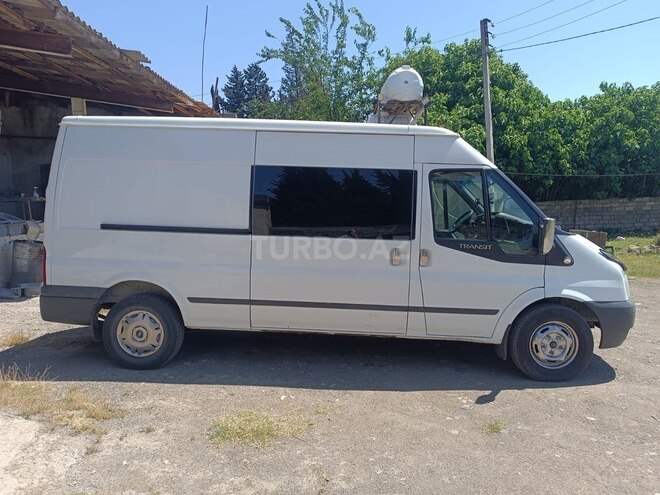 Ford Transit-6