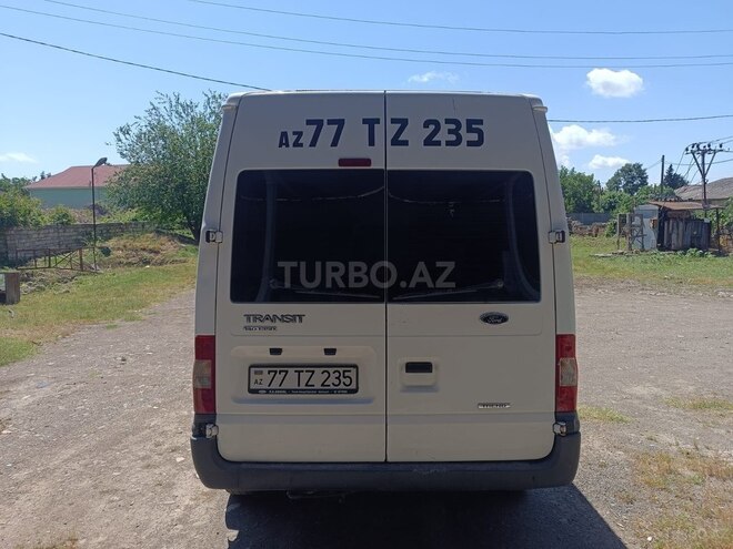 Ford Transit-3
