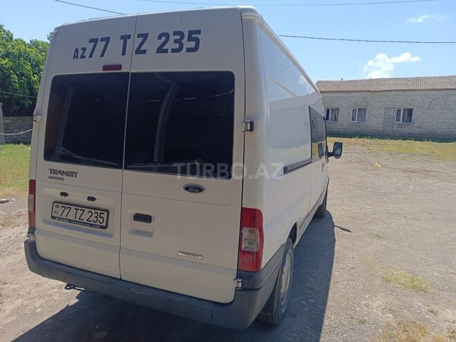 Ford Transit-5