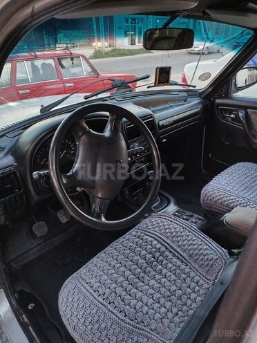 GAZ 3110 "Volga"-6