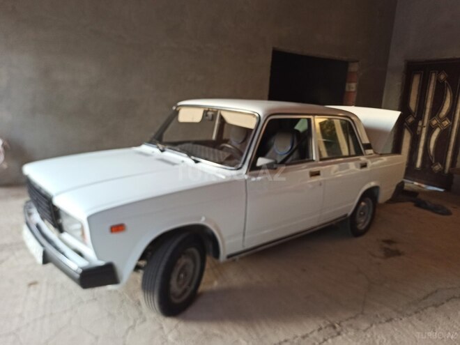 LADA (VAZ) 2107-2