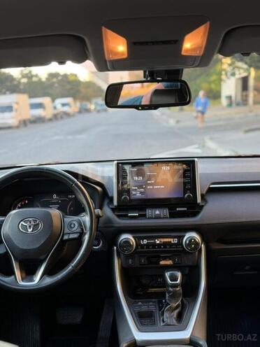 Toyota RAV4-7