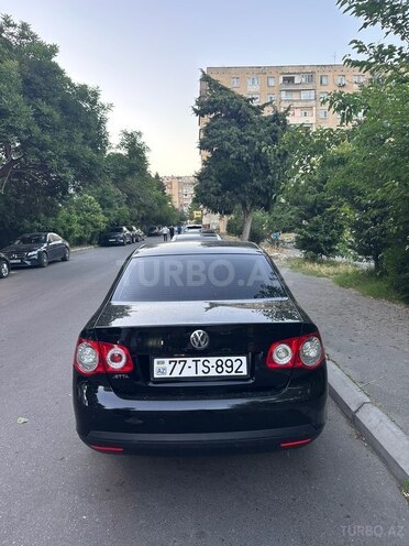 Volkswagen Jetta-2