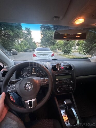 Volkswagen Jetta-6