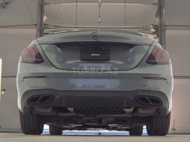 Mercedes E 300 4MATIC-8