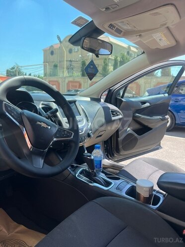 Chevrolet Cruze-13