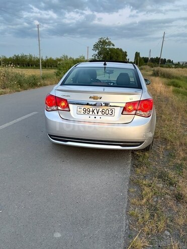 Chevrolet Cruze-2