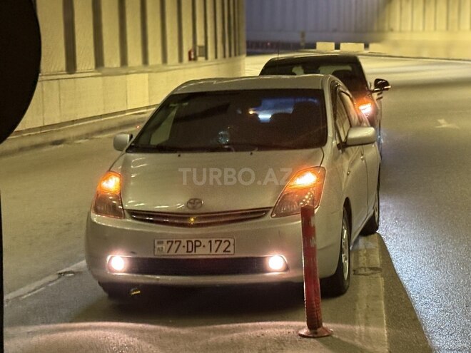 Toyota Prius-4