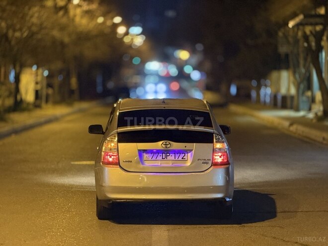 Toyota Prius-5