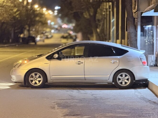 Toyota Prius-2