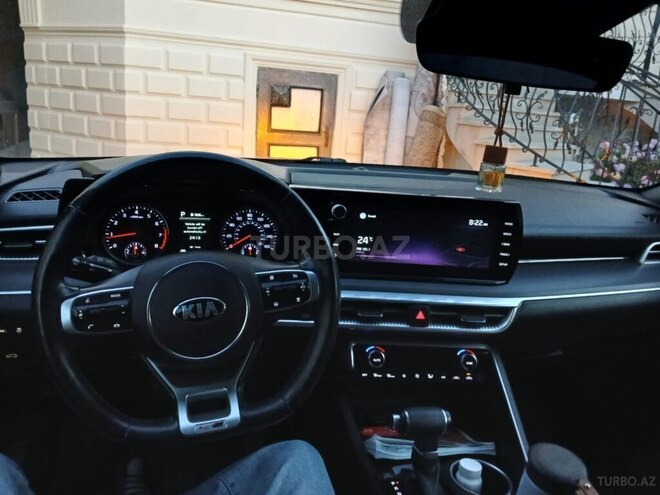 Kia K5-8
