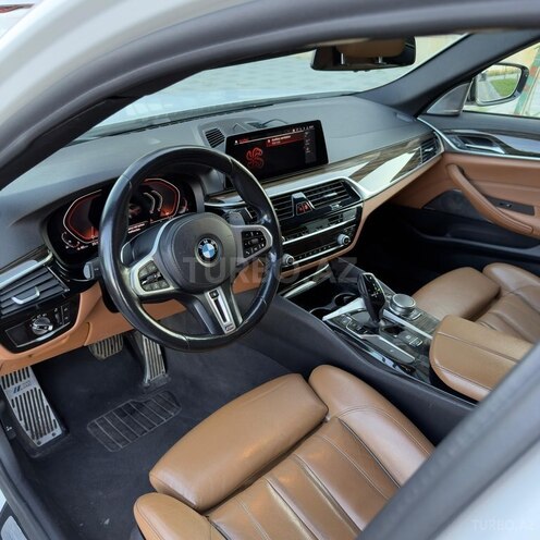BMW 530-12