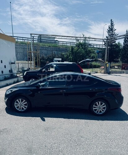 Hyundai Elantra-3