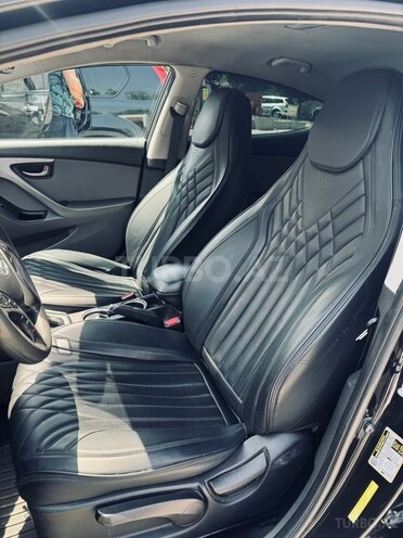 Hyundai Elantra-5
