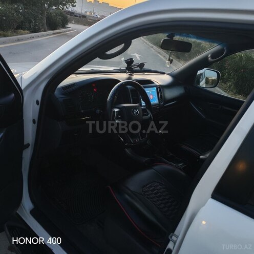 Toyota Land Cruiser Prado-4
