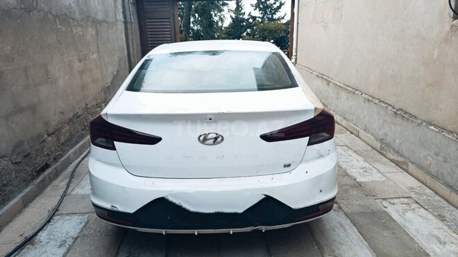 Hyundai Elantra-2