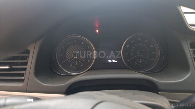 Hyundai Elantra-6