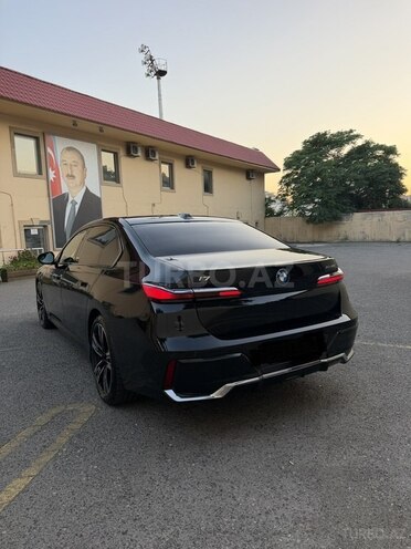BMW i7-4